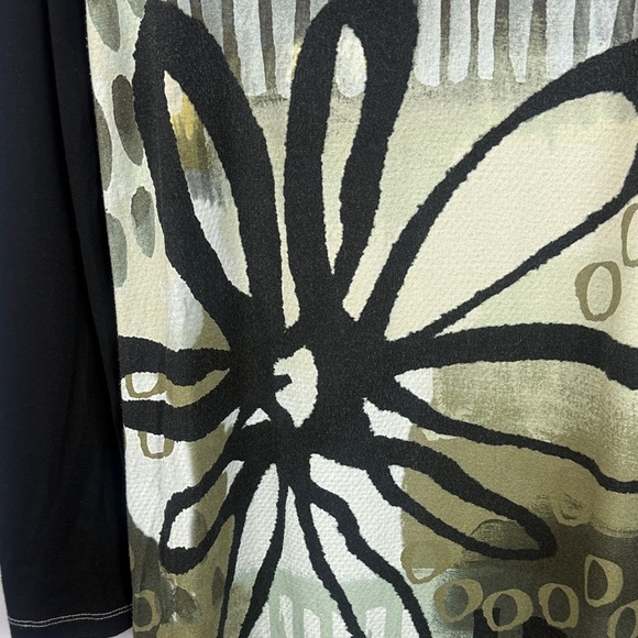 Simply Art Dolcezza Black Green Daisy Criss Cross Art Long Sleeve Large Tunic. - Picture 7 of 12
